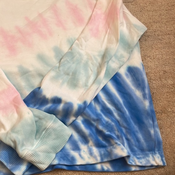 Splendid crewneck! NWOT! Super cute and trendy! - Picture 3 of 4